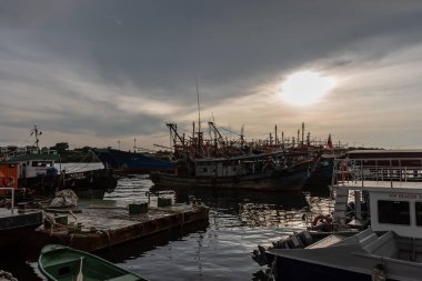 Labuan, Malezya-06 Haziran 2021: Malezya 'nın Labuan adasının sahil manzarası, Malezya Federal Bölgesi' nin başkentidir..