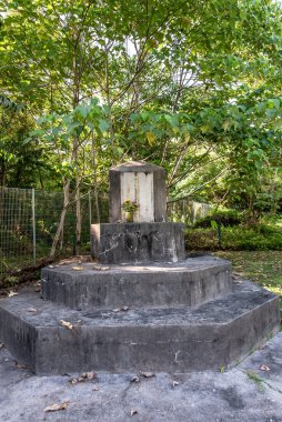 Labuan, Malezya-08 Haziran 2021, Labuan Botanik Bahçesi Labuan Adası 'nın en ünlü yerlerinden biridir. Kasabaya yakın bir yerde. Jalan OKK Abdullah boyunca eski havaalanının hemen arkasında yer almaktadır..