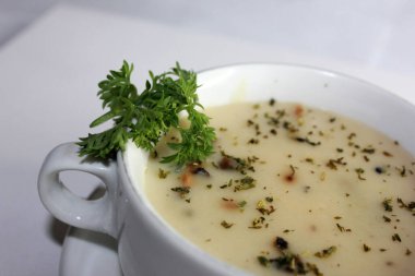 Masakan berkuah dari kaldu yang dibuat dengan cara mendihkan bahan bisa berupa daging atau ayam untuk membuk kuah kaldu, dan biasanya diberi bumbu serta bahan lainnya untuk menambah rasa.