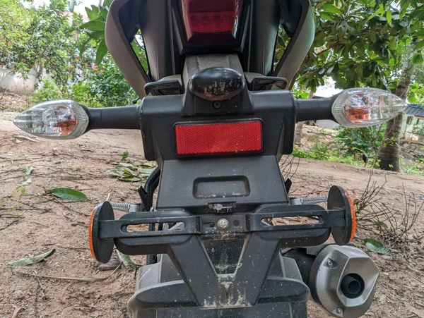 Motosiklet ya da motosikletin arka görüntüsü çok güzel. Yüksek kalite fotoğraf
