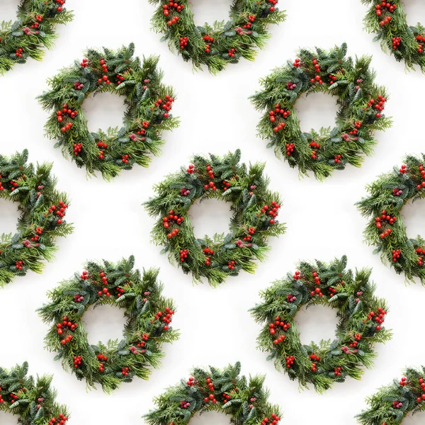 Seamless pattern of snowy Christmas wreath. Merry christmas greeting card. — Stock Photo, Image