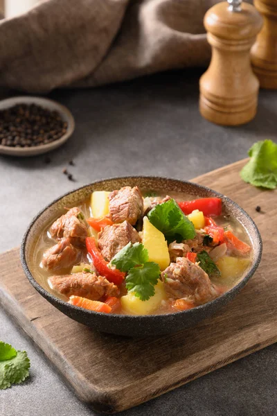 Sebzeli sığır güveci, patates, biber, havuç..