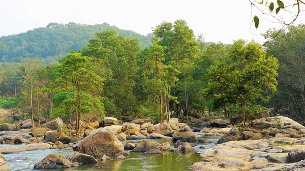 Thirparappu Cai Lugar Turístico Incrível Com Água Pedras Belas Paisagens — Fotografia de Stock
