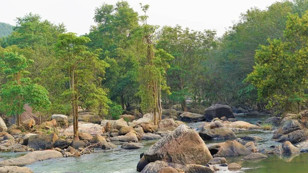 Thirparappu Cai Lugar Turístico Incrível Com Água Pedras Belas Paisagens — Fotografia de Stock