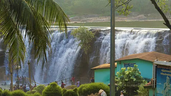 Nagercoil Tamilnadu India December 2021 Toeristen Genieten Van Thirparappu Watervallen — Stockfoto