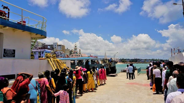 Kanyakumari Tamilnadu India Abril 2022 Turistas Esperando Subir Barco Para — Foto de Stock