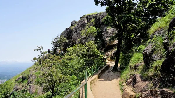 Ooty Tamilnadu India June 2022 Tourrists Hiking Ooty Enjoy Sightseeing — стоковое фото