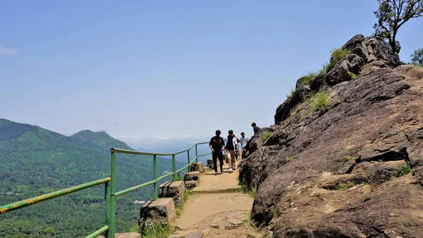 Ooty Tamilnadu India June 2022 Tourrists Hiking Ooty Enjoy Sightseeing — стоковое фото