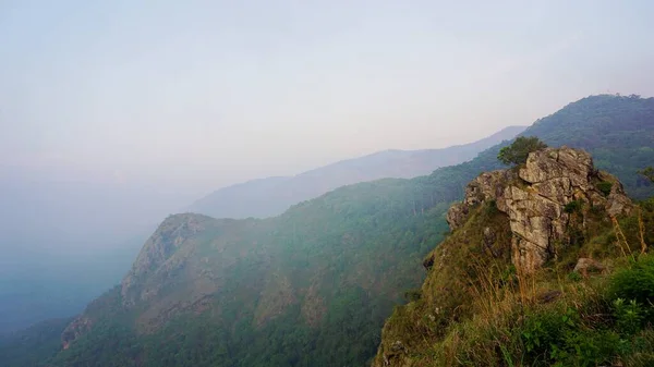 Beautiful Landscapes Ooty Mountains Green Cover Rocks Clear Cloudy Sky — Stock Photo, Image