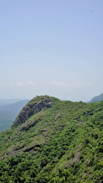 Hermosos Paisajes Ooty Montañas Con Cubierta Verde Sobre Rocas Cielo — Foto de Stock