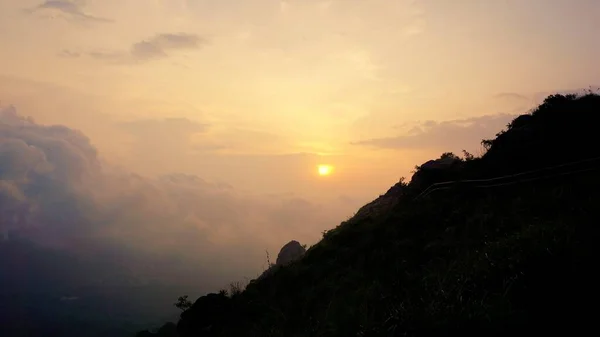 Beautiful Scenery Sunset Ooty Cloudy Misty Day Golden Hour Perfect —  Fotos de Stock