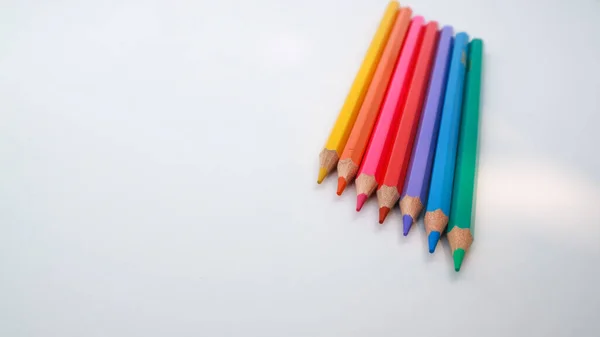 Pencils Red Orange Yellow Green Azure Blue Purple Lie Diagonally — ストック写真