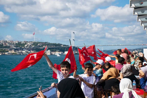 Children Waving Turkish Flag Group Children Waving Turkish Flag Ship — Foto de Stock