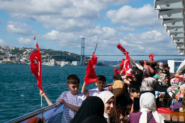 Children Waving Turkish Flag Group Children Waving Turkish Flag Ship — Foto de Stock