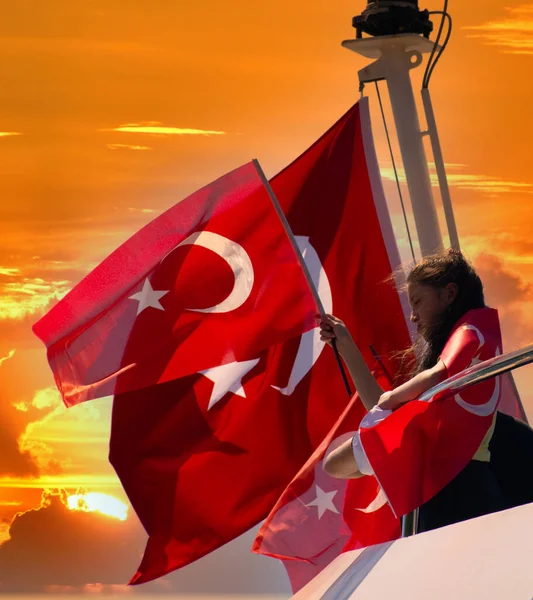 Istanbul Turkey July 2022 Little Girl Waving Turkish Flag Ship — Fotografia de Stock