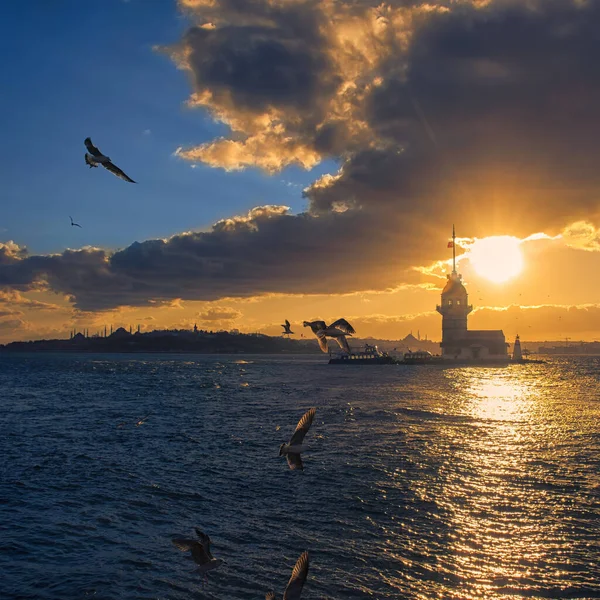 Awesome Sunset Maiden Tower Iconic Landmark Istanbul Skyline Maiden Tower — Stock Fotó