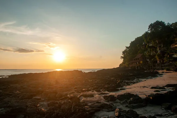Hermosa Puesta Sol Isla Lanta Krabi Tailandia — Foto de Stock