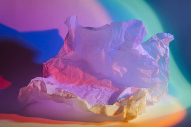 Parlak renkli buruşuk kağıtlı soyut arkaplan