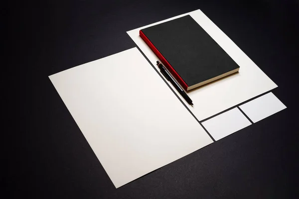 Stationery Branding Attrappe Mit Dunkler Oberfläche — Stockfoto