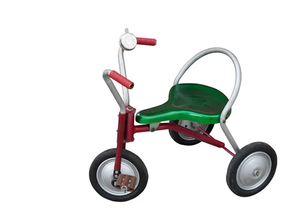Rotes Und Grünes Altes Kinderfahrrad Mit Drei Rädern Isoliert Kopierraum — Stockfoto
