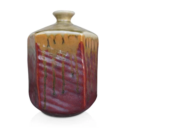 Vorderseite Antike Rote Und Braune Keramikflasche Auf Weißem Hintergrund Jahrgang — Stockfoto