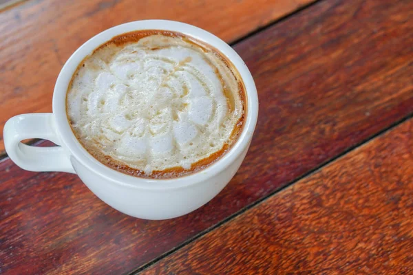 Nahaufnahme Heißen Kaffee Weißer Keramiktasse Auf Einem Holzboden Hintergrund Essen — Stockfoto