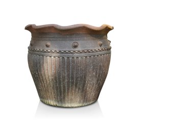 Beyaz arkaplanda eski kahverengi seramik kap, nesne, eski, eski, kopyalama alanı