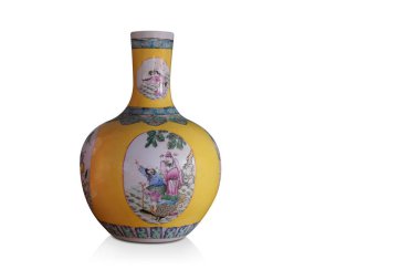 Beyaz arkaplanda sarı ve beyaz porselen seramik vazo, dekor, retro, vintage, nesne, Çin malı, ev, ev, kopya alanı  