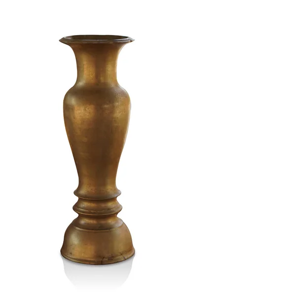 旧黄铜花瓶 白色底座 复制空间 — 图库照片