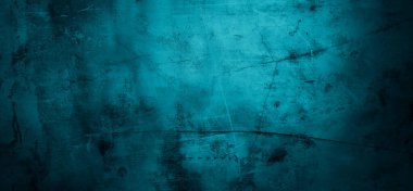 Mavi duvar arka planı. Koyu mavi duvarlar korkutucu. Çizilmiş mavi çimento