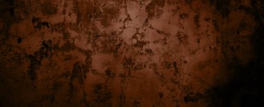 Duvar karanlığı korkunç. Arka plan için koyu çimento. Çiziklerle dolu korkunç bir duvar.