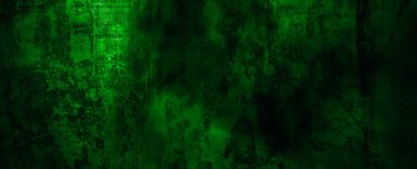 Duvar karanlığı korkunç. Arka plan için koyu çimento. Çiziklerle dolu korkunç bir duvar.