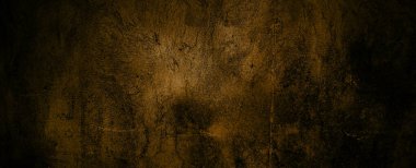 Duvar karanlığı korkunç. Arka plan için koyu çimento. Çiziklerle dolu korkunç bir duvar.