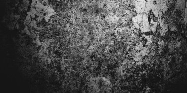 Korku ve korkunç çimento. Duvarlar leke ve çiziklerle dolu..