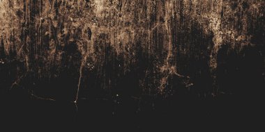 Korku ve korkunç çimento. Duvarlar leke ve çiziklerle dolu..