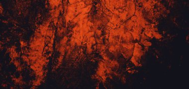 Duvar çiziklerle dolu. Arka plan için kirli çimento dokusu, korkutucu koyu duvar. Kara duvar.