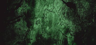 Duvar çiziklerle dolu. Arka plan için kirli çimento dokusu, korkutucu koyu duvar. Kara duvar.