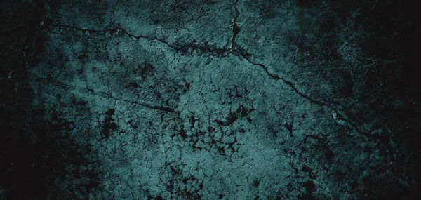 Duvar çiziklerle dolu. Arka plan için kirli çimento dokusu, korkutucu koyu duvar. Kara duvar.