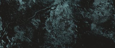 Duvar çiziklerle dolu. Arka plan için kirli çimento dokusu, korkutucu koyu duvar. Kara duvar.