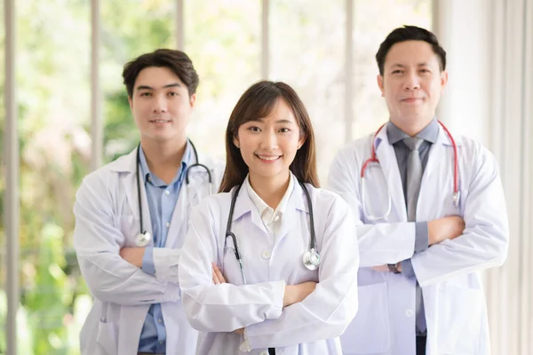 Group Asian Doctors Team Portrait White Lab Coat Professional Uniform — 스톡 사진