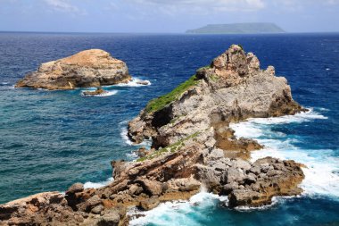 Guadeloupe 'daki Pointe des Chateaux Kalesi' ne (Kale Noktası), Karayipler 'deki Fransız denizine bakın.