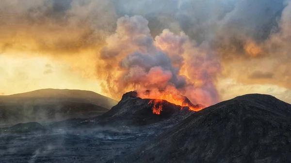 Fagradalsfall volkanik lav patlaması, İzlanda