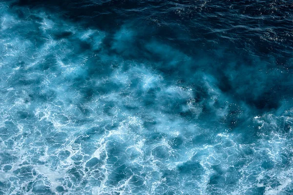 Vista Aérea Para Ferver Ondas Com Espuma Ondas Mar Encontram — Fotografia de Stock