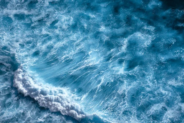 Vista Aérea Para Ferver Ondas Com Espuma Ondas Mar Encontram — Fotografia de Stock