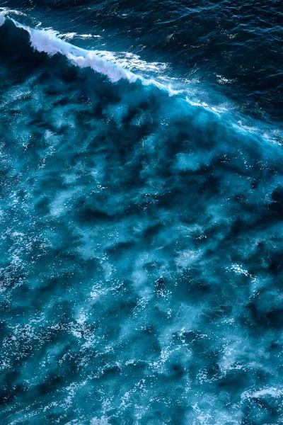 Vista Aérea Olas Hirvientes Con Espuma Las Olas Del Mar —  Fotos de Stock