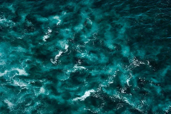 Vista Aérea Para Ferver Ondas Com Espuma Ondas Mar Encontram — Fotografia de Stock