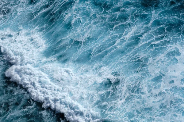 Вид Воздуха Бурлящие Волны Пеной Морские Волны Встречаются Друг Другом Лицензионные Стоковые Фото