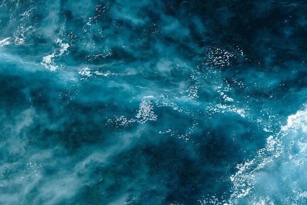 Вид Воздуха Бурлящие Волны Пеной Морские Волны Встречаются Друг Другом Стоковая Картинка