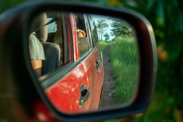 Tropikal safaride dikiz aynası