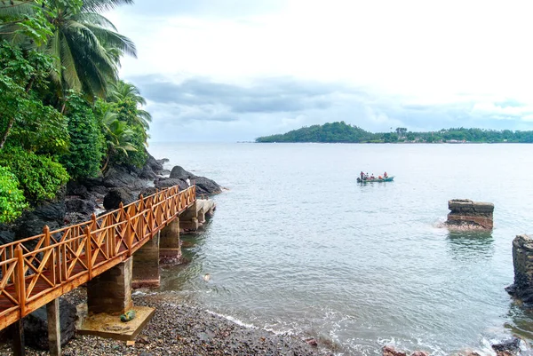 Tropikal ada Sao Tome ve Principe 'den Ilheu das Rolas' a.
